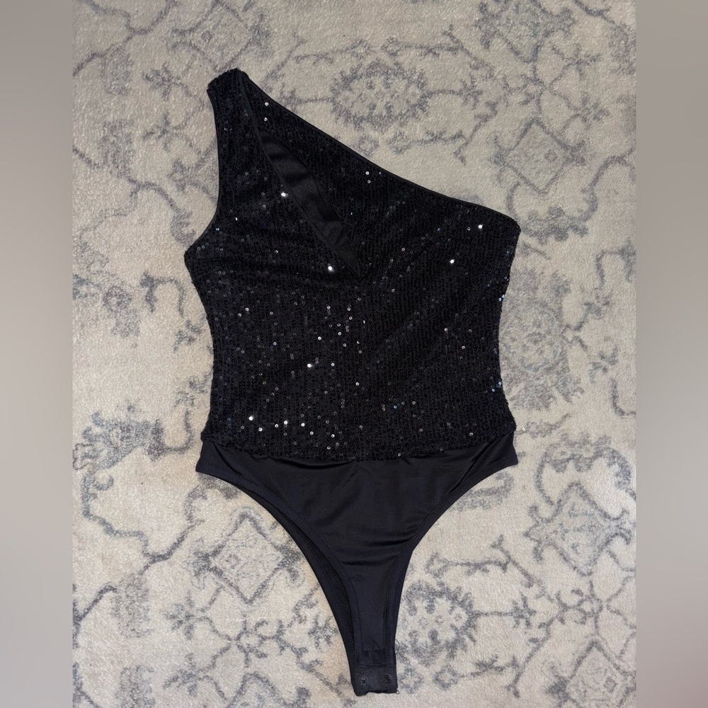 Cefian Sleeveless Sequin One Shoulder Cutout Black Bodysuit - NWT
